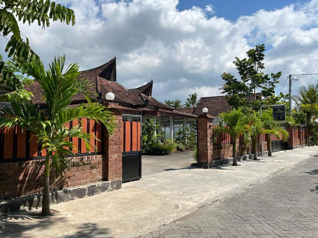 Capital O 92615 Villa Utama D'Alas Purwo Ringinpintu Exterior foto