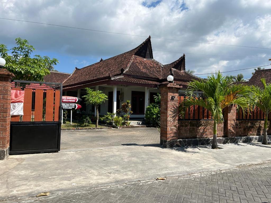 Capital O 92615 Villa Utama D'Alas Purwo Ringinpintu Exterior foto